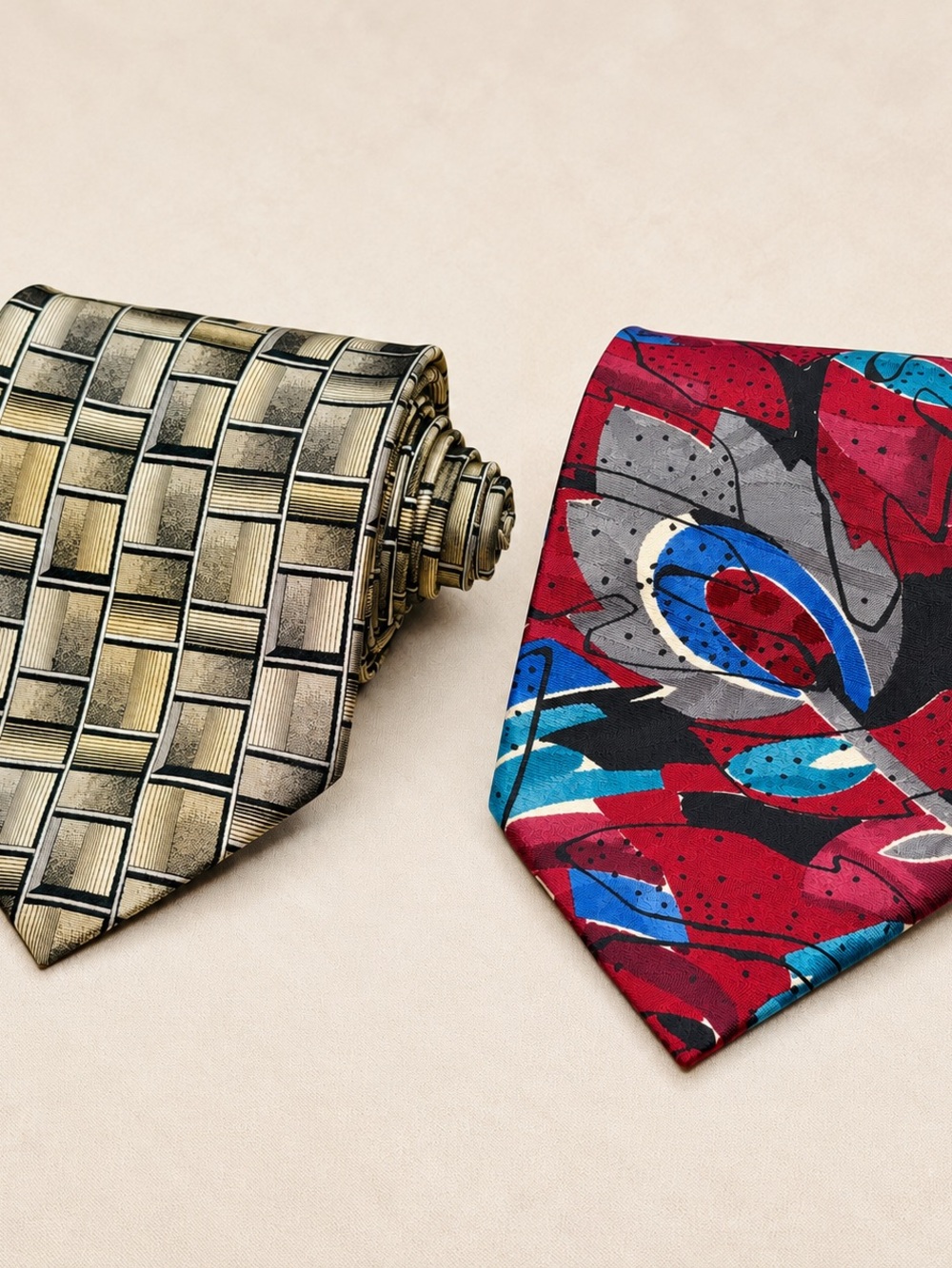 Oscar de la Renta & Pierre Cardin 2-Pack
Men’s 100% Silk Designer Ties